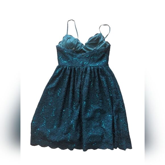 🛍️ Beautiful Emerald Green Sparkly Blingy Tank Knee Length Formal Prom Dress - Picture 5 of 5